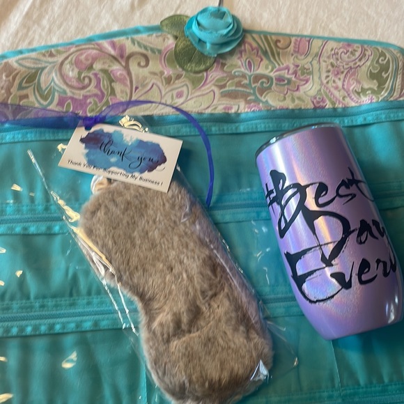 NWOT Insulated glass and sleep mask and hanging jewelry bag - Picture 1 of 7